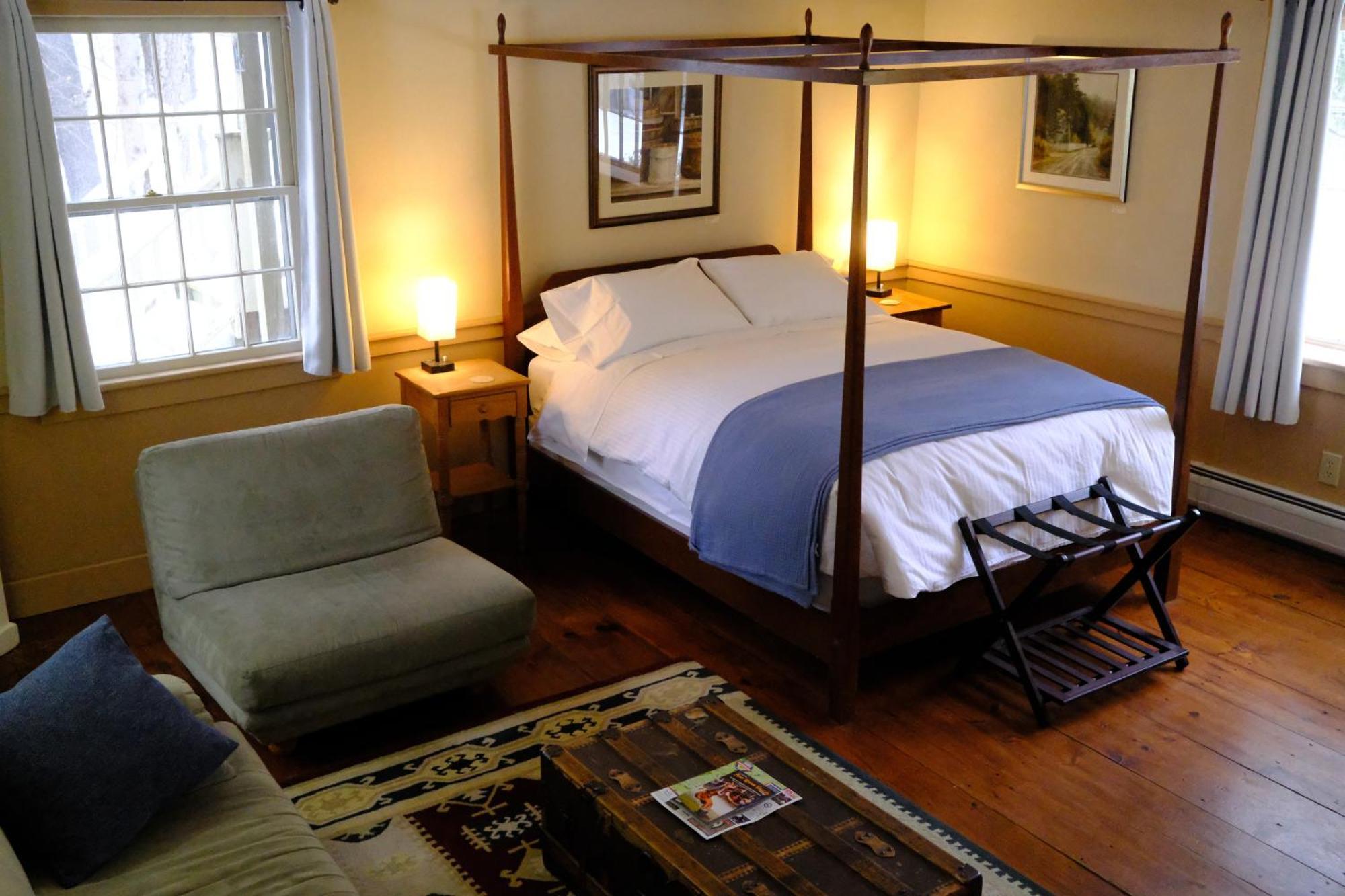Deluxe Queen Room